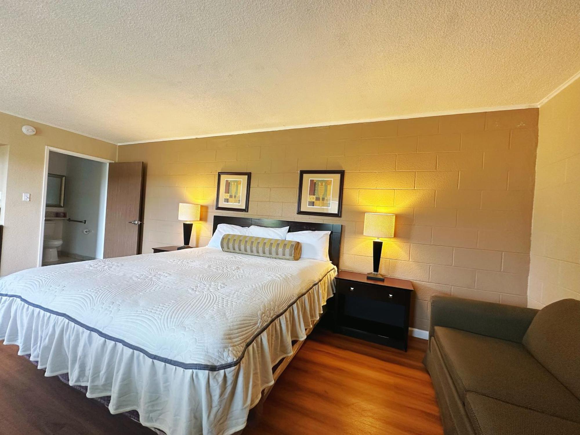 המט Royal Inn And Suites מראה חיצוני תמונה