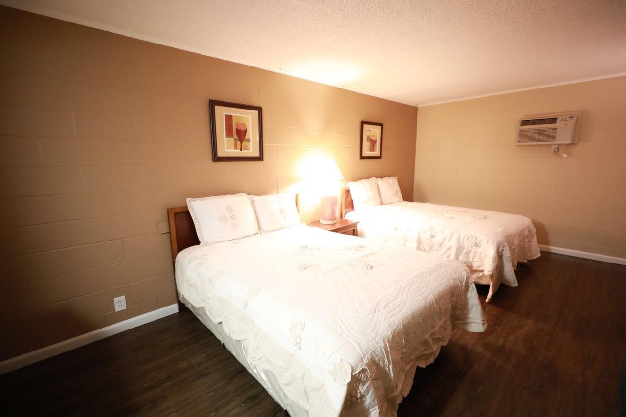 המט Royal Inn And Suites מראה חיצוני תמונה