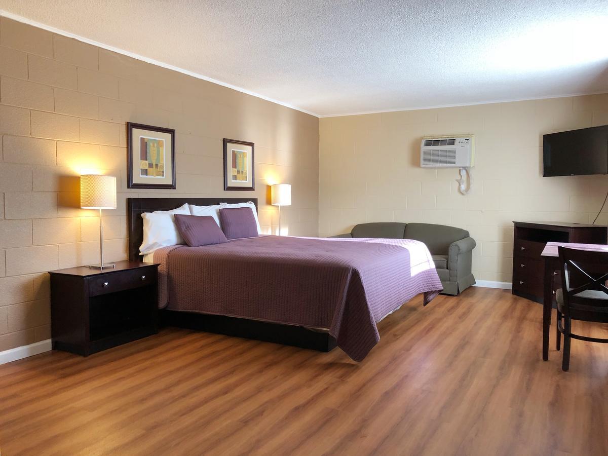 המט Royal Inn And Suites מראה חיצוני תמונה