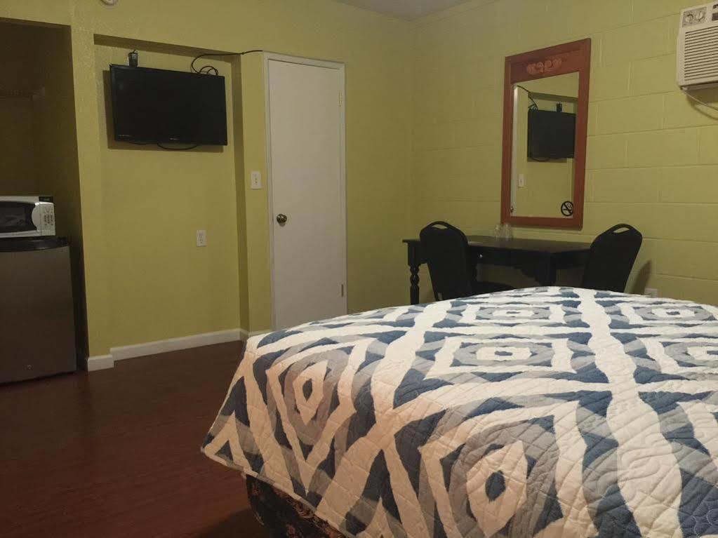 המט Royal Inn And Suites מראה חיצוני תמונה